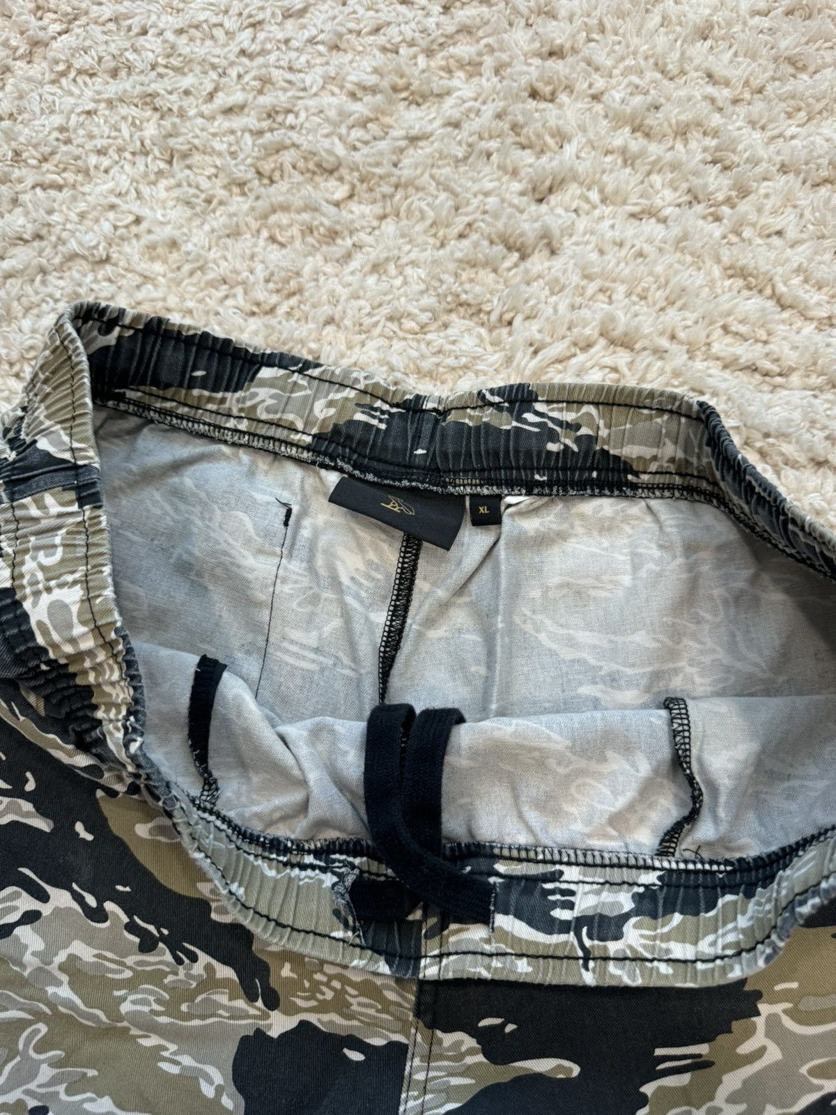 October's Very Own October’s Very Own (OVO) Camo Shorts Size US 34 / EU 50 - 3 Thumbnail