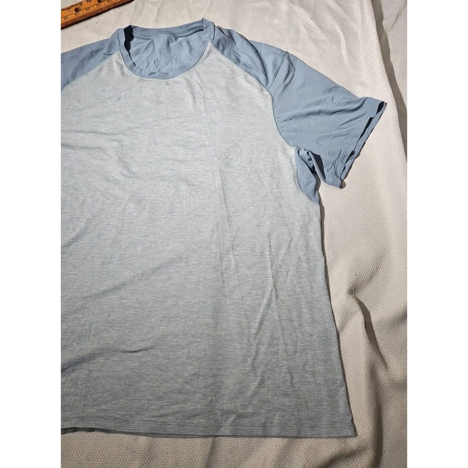Lululemon Lululemon Shirt Mens XL Blue Colorblock Athletic Casual Stretch Workout Tee Size US XL / EU 56 / 4 - 4 Thumbnail