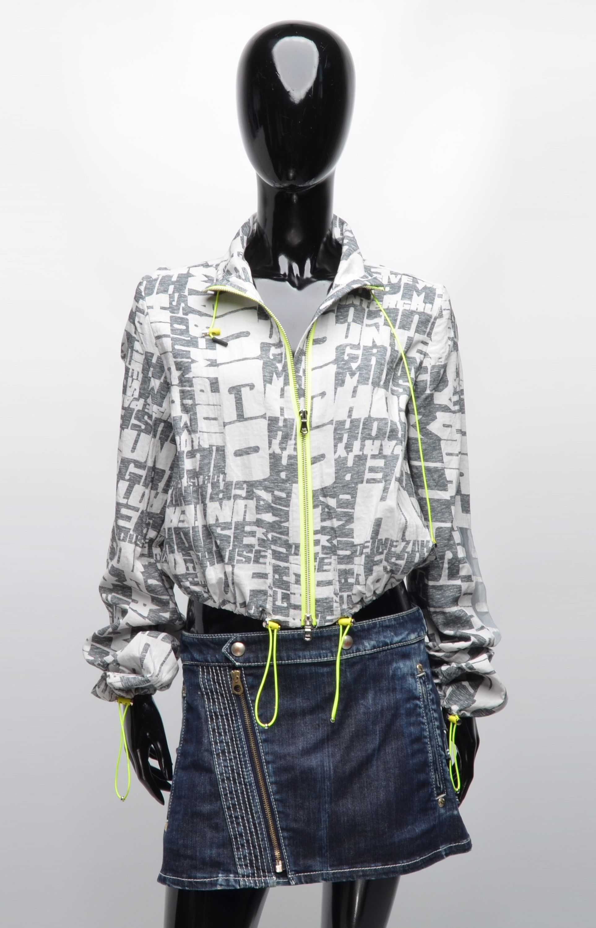 Hugo Boss Hugo Boss Light Jacket Transformer Size S / US 4 / IT 40 - 1 Thumbnail