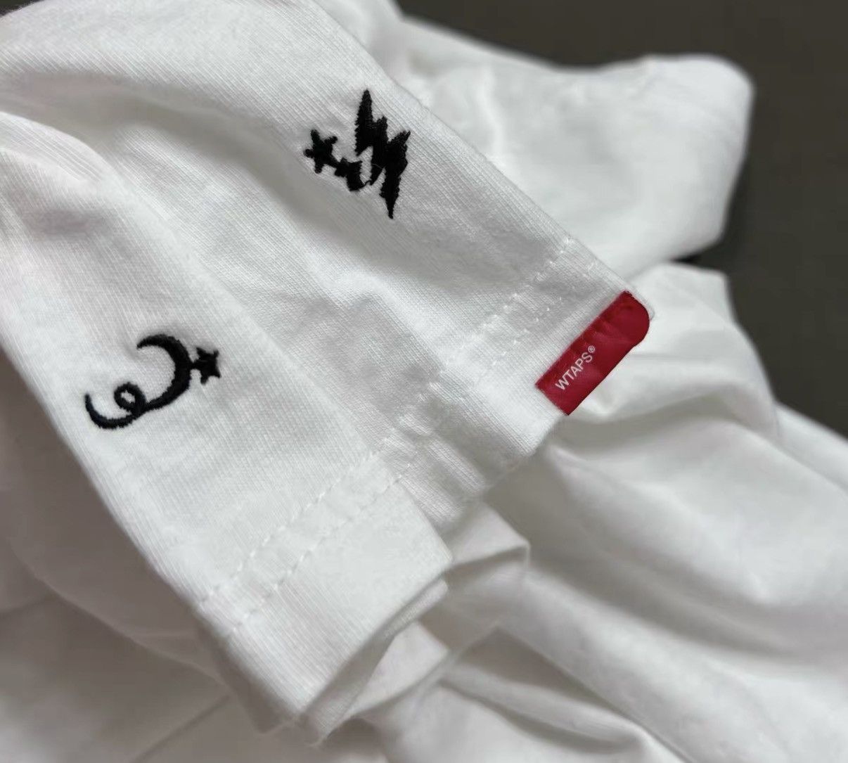 Wtaps WTAPS Logo Print Short Sleeve T-Shirt J16 Size US M / EU 48-50 / 2 - 7 Thumbnail