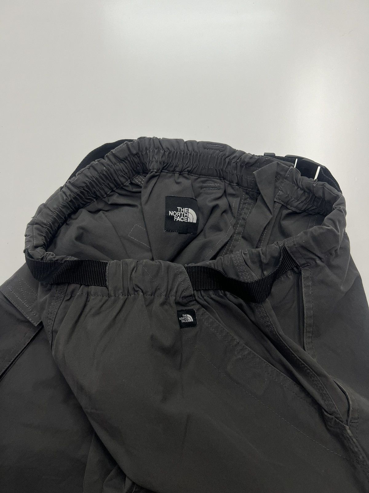 The North Face The North Face Cargo Pants Size 30-34 Size US 33 - 10 Thumbnail