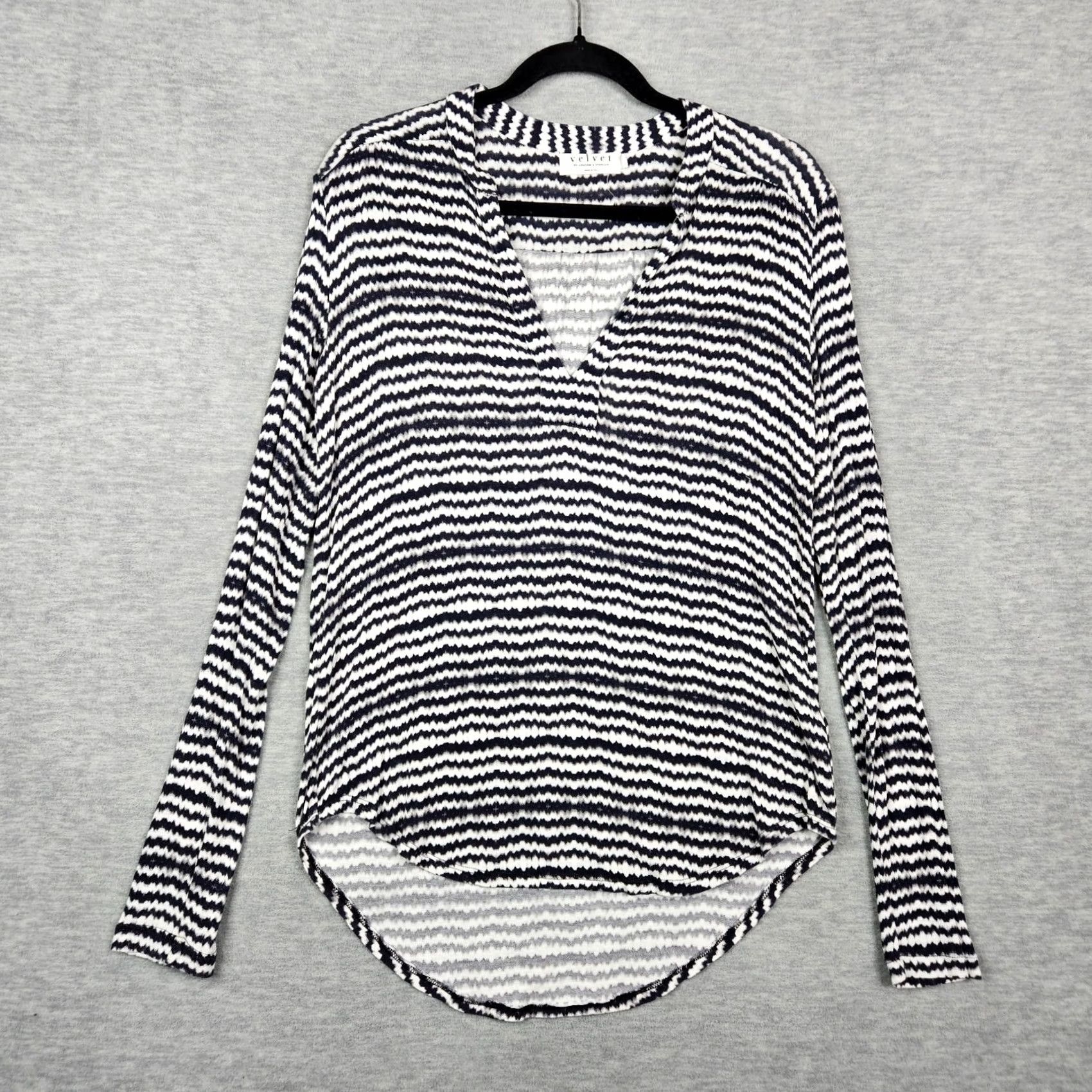 Velvet Velvet by Graham & Spencer T-Shirt White Wave Stripes Gray V-neck S Womens Regular Long Sleeve All Seasons Casual Size S / US 4 / IT 40 - 2 Thumbnail