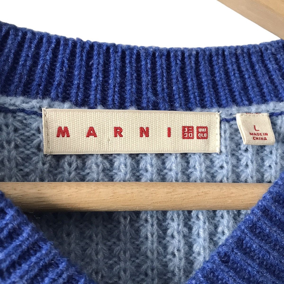 Marni × Uniqlo Marni X Uniqlo Japan WMN V-Neck Knitted Jumper Sweater Size L / US 10 / IT 46 - 9 Thumbnail