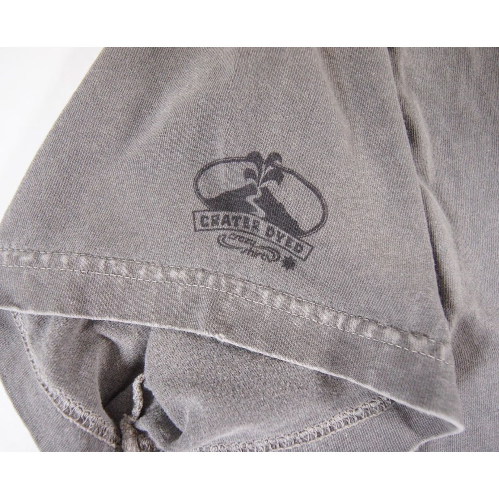 Vintage VINTAGE Crazy Shirts Hawaiian T-Shirt Men Large Gray Short Sleeve Maui Tribal Fish Logo Size US L / EU 52-54 / 3 - 5 Thumbnail
