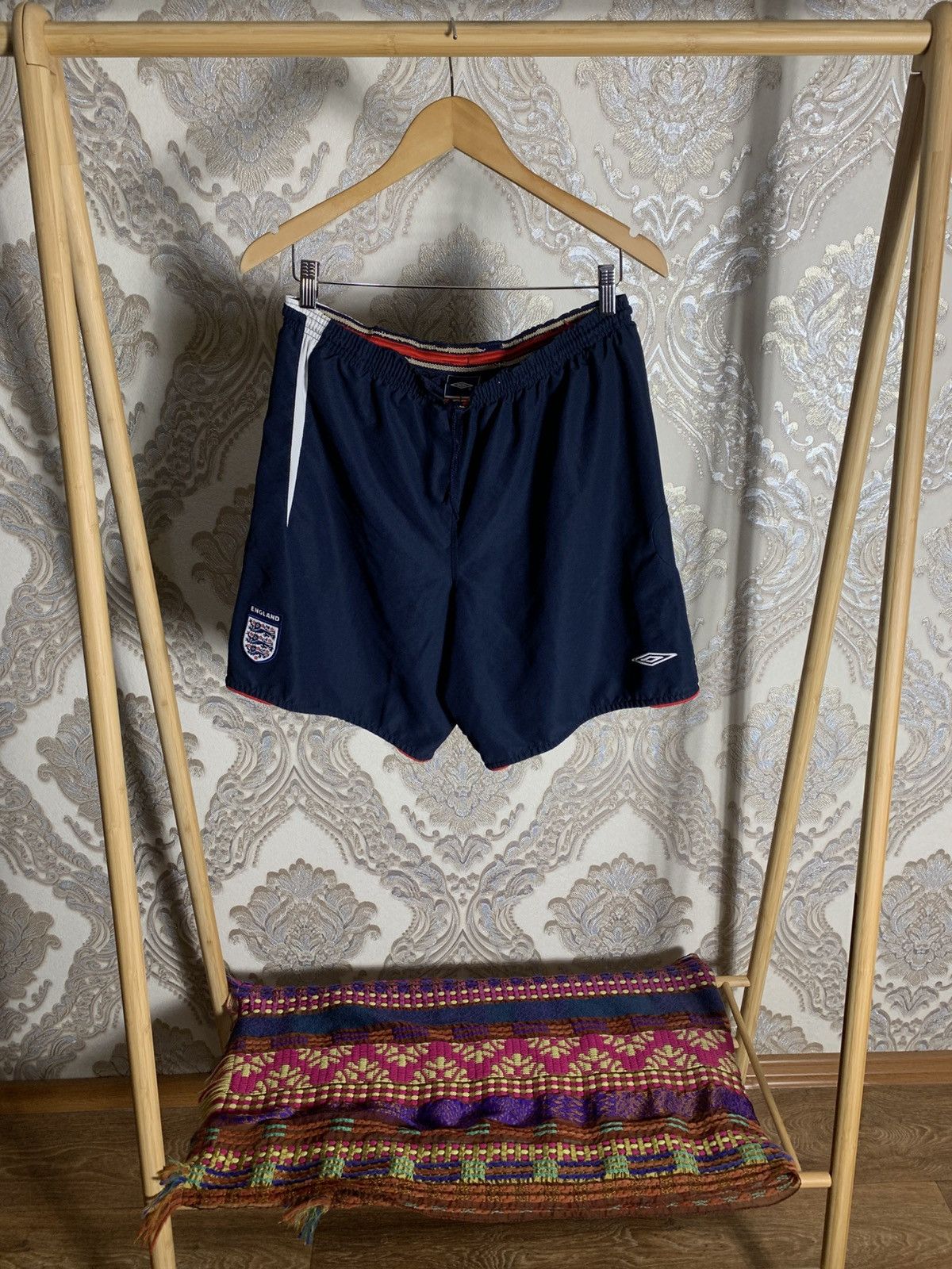 Umbro VINTAGE UMBRO ENGLAND RETRO SOCCER SHORTS MANCHESTER Y2K 90s Size US XL / EU 56 / 4 - 1 Thumbnail