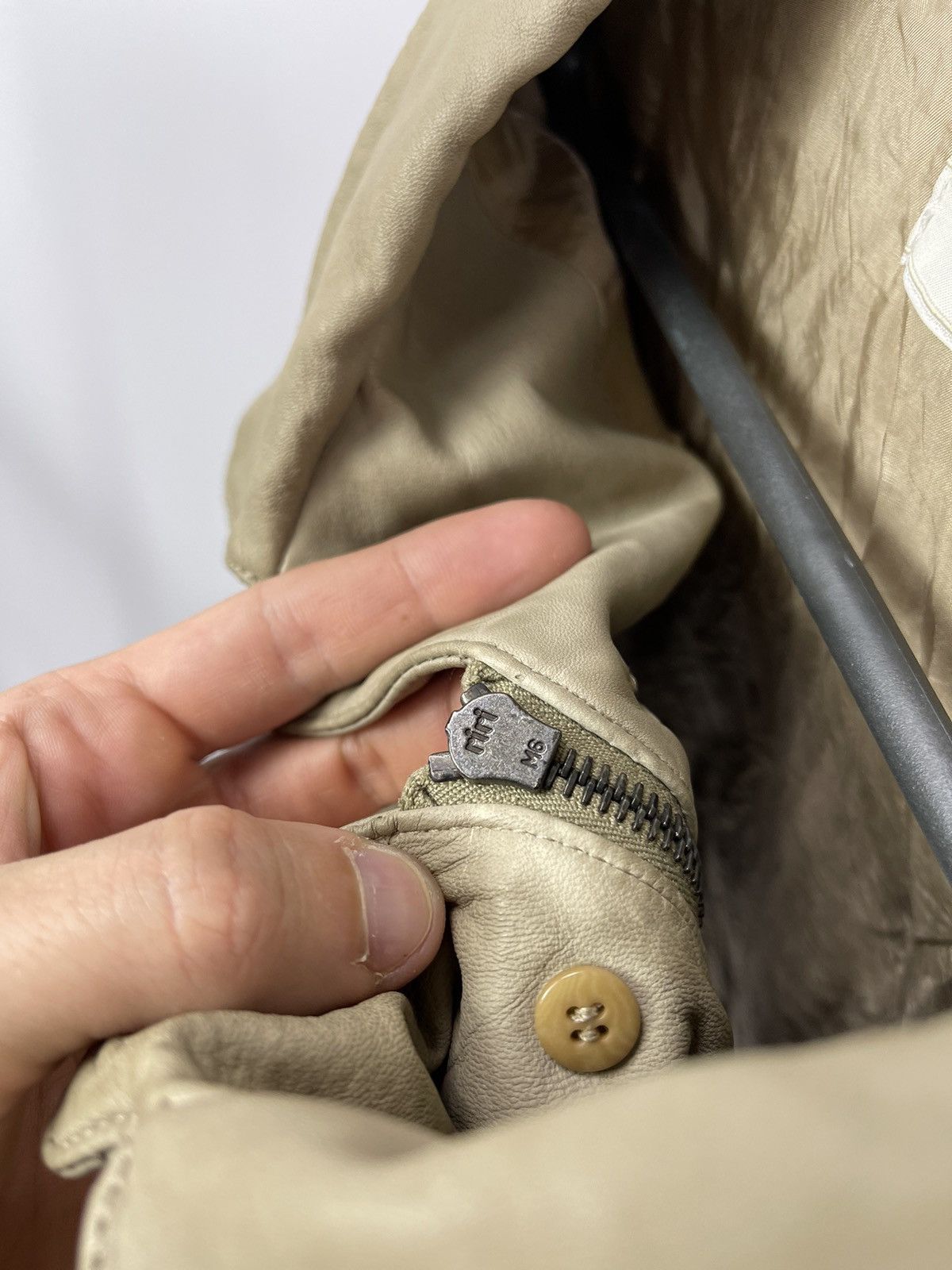 Prada Vintage Prada Y2K Leather Button Beige Jacket Size 42 RIRI Size M / US 6-8 / IT 42-44 - 9 Thumbnail