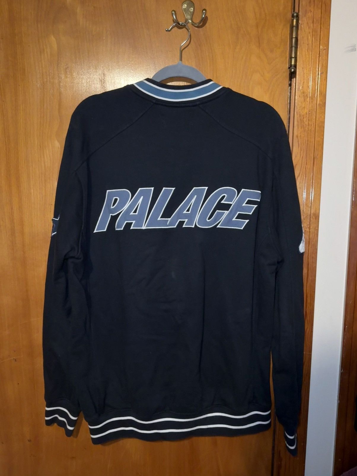 Palace Navy Palace Crewneck Size L Size US L / EU 52-54 / 3 - 4 Thumbnail