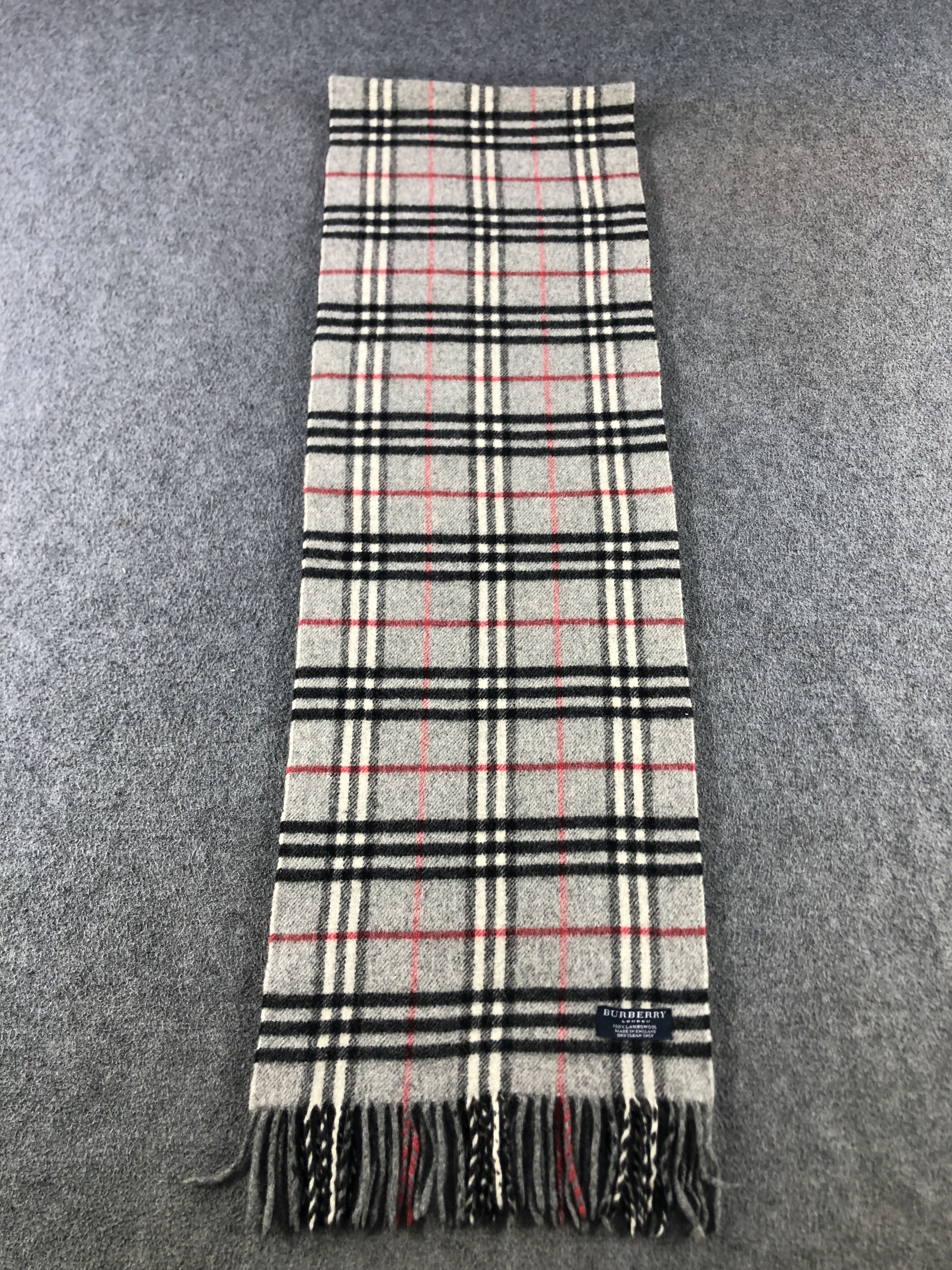 Burberry Burberry Scarf / Muffler / Neckwear P945 Size ONE SIZE - 2 Thumbnail