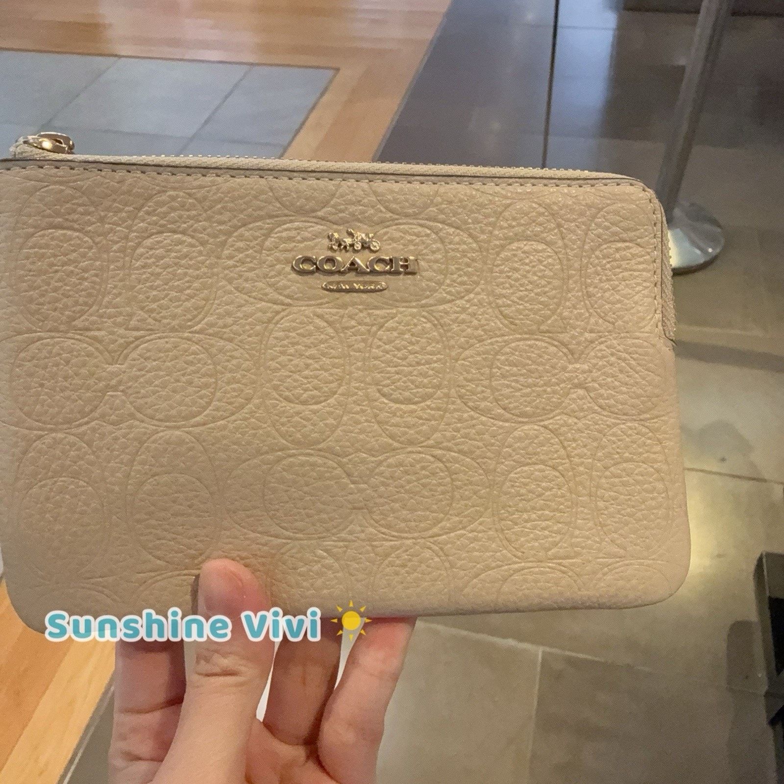 Coach NWT Coach Corner Zip Wristlet In Signature Leather Oat CCJ73 Size ONE SIZE - 5 Thumbnail