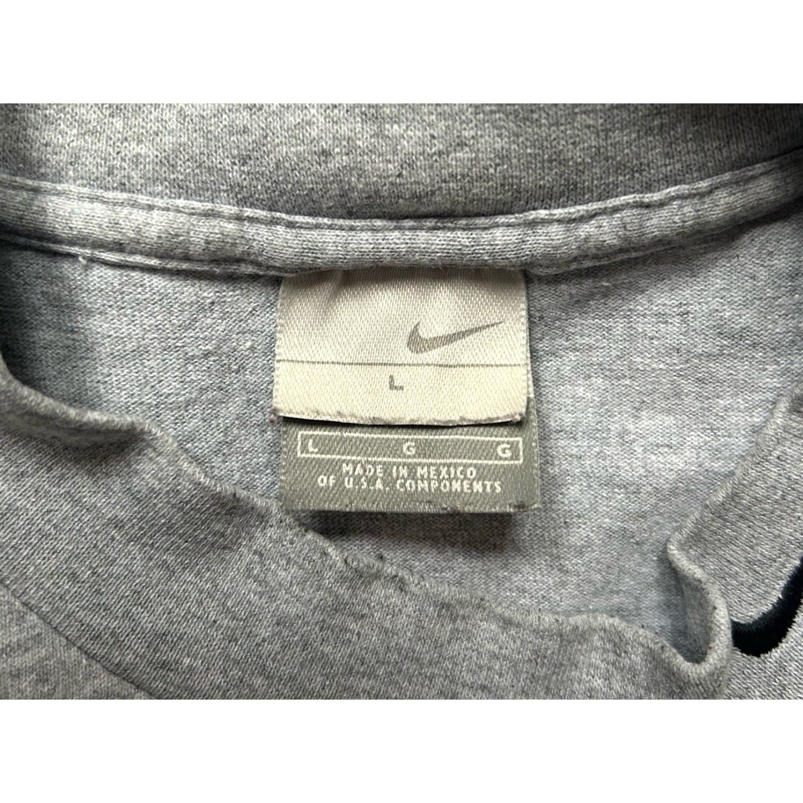 Nike VINTAGE Nike Silver Tag Mock Turtleneck Shirt Mens Large Gray 2000s Y2K Nike Swoosh Embroidered Size US L / EU 52-54 / 3 - 4 Thumbnail