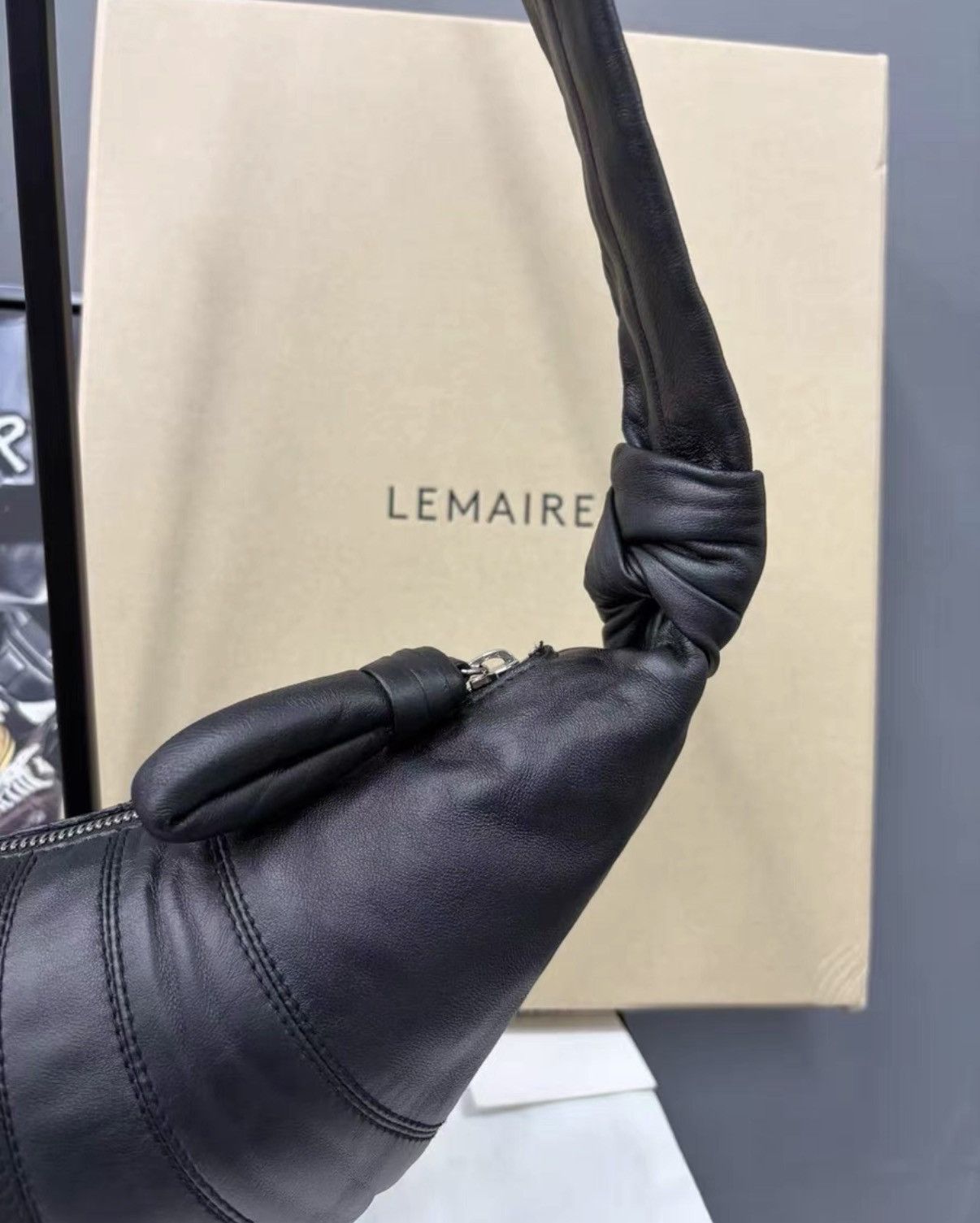 Lemaire Lemaire Sheepskin Croissant Bag KKKK6 Size ONE SIZE - 7 Thumbnail