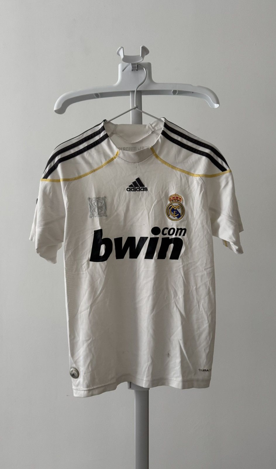 Vintage 2009/2010 Real Madrid Soccer Jersey Size S / US 4 / IT 40 - 2 Thumbnail