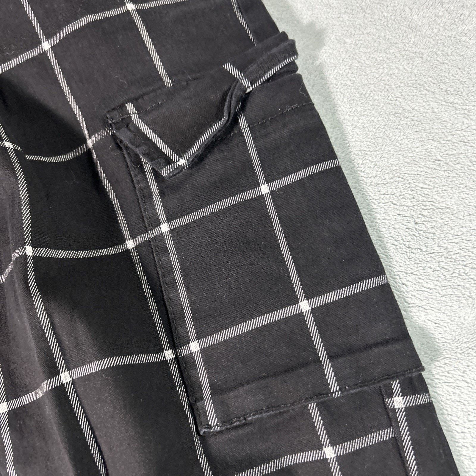 Hot Topic Gothic Emo Checker Cargo Pants Small 28x29 Hamilton Loose Size 28" / US 6 / IT 42 - 3 Thumbnail