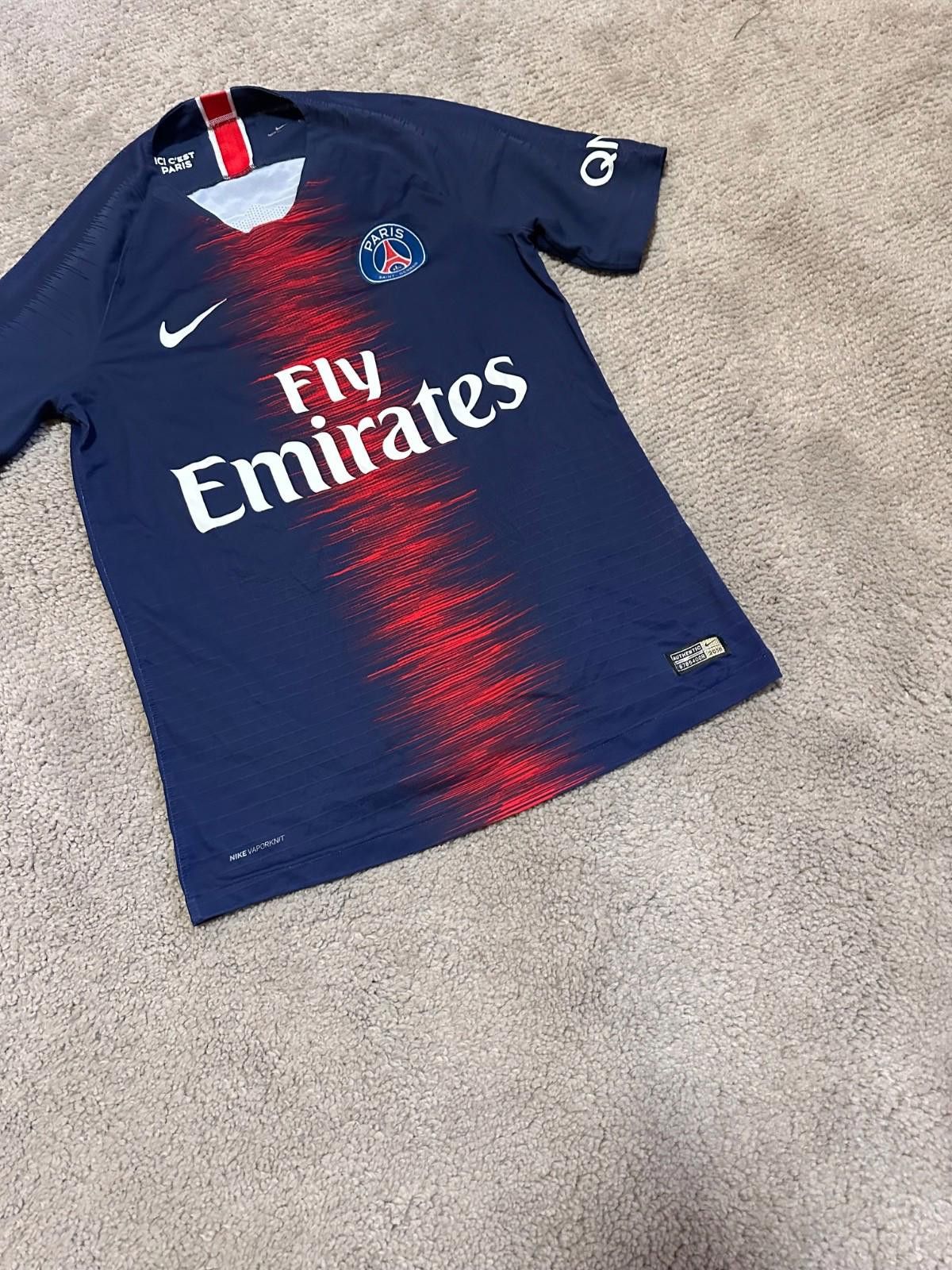 Nike PSG 2018/2019 HOME FOOTBALL SHIRT NIKE SOCCER JERSEY SIZE S Size US S / EU 44-46 / 1 - 2 Thumbnail
