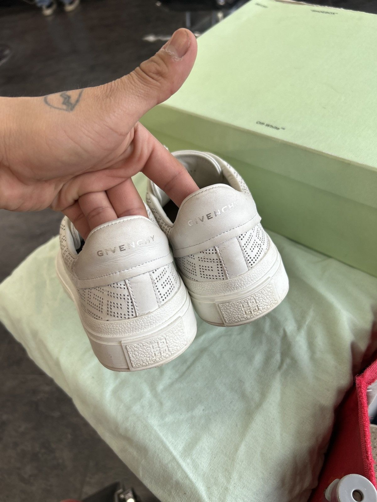 Givenchy Givency low top white Size US 9 / IT 39 - 4 Thumbnail