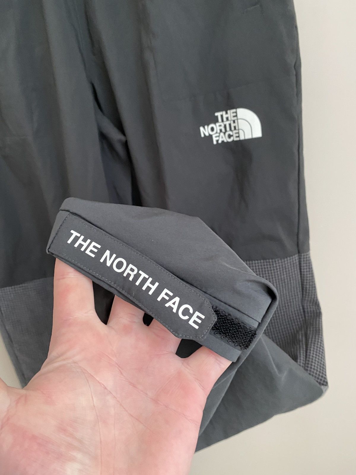 The North Face The North Face Training Mountain Athletic joggers in black Size US 32 / EU 48 - 4 Thumbnail
