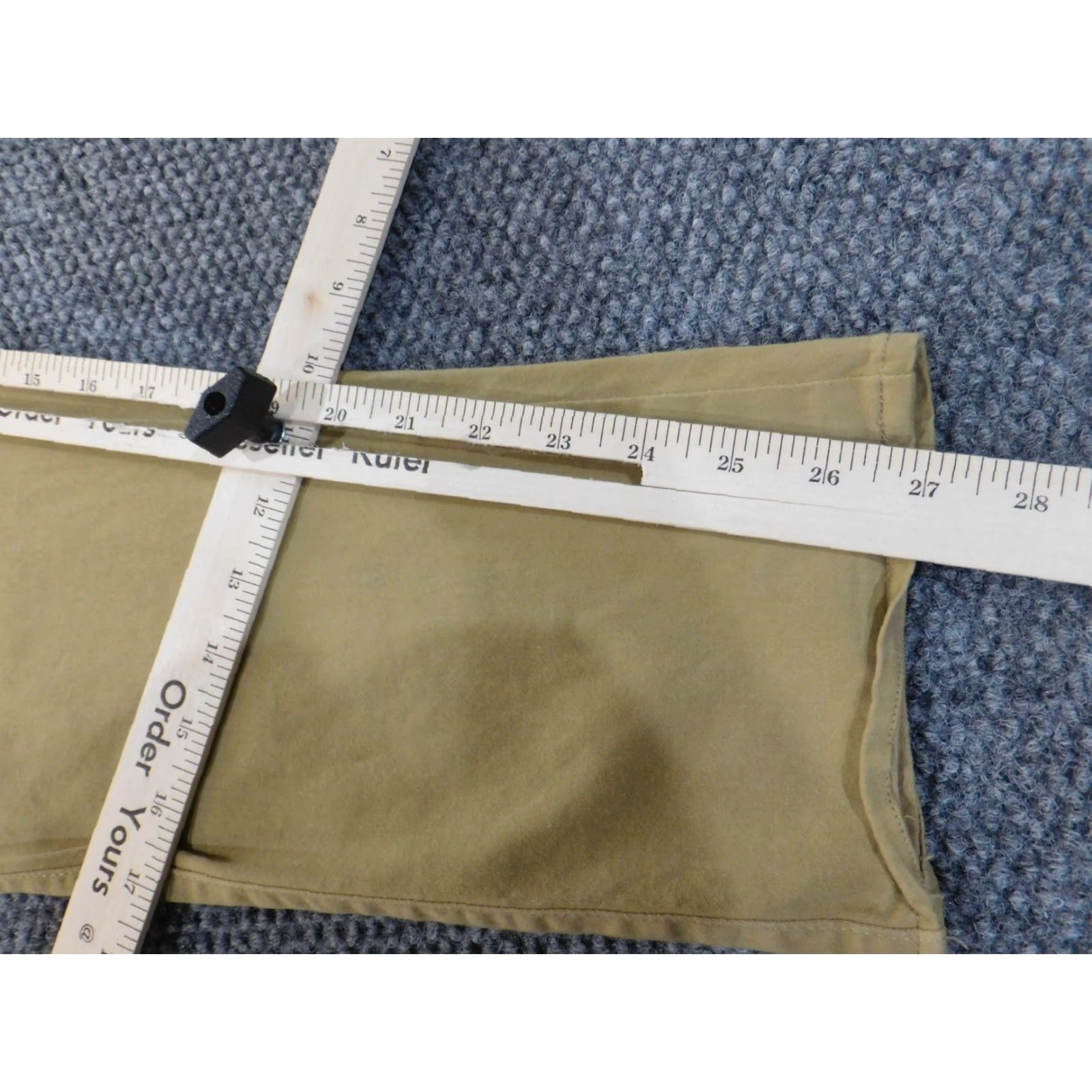 Peter Millar Peter Millar Pants 33x27 Mens beige slim fit chino khaki prep stretch Chino Pants Slim Beige Mens 33 Regular Inseam 27 Tapered Modern Preppy Baggy? Size US 33 - 7 Thumbnail