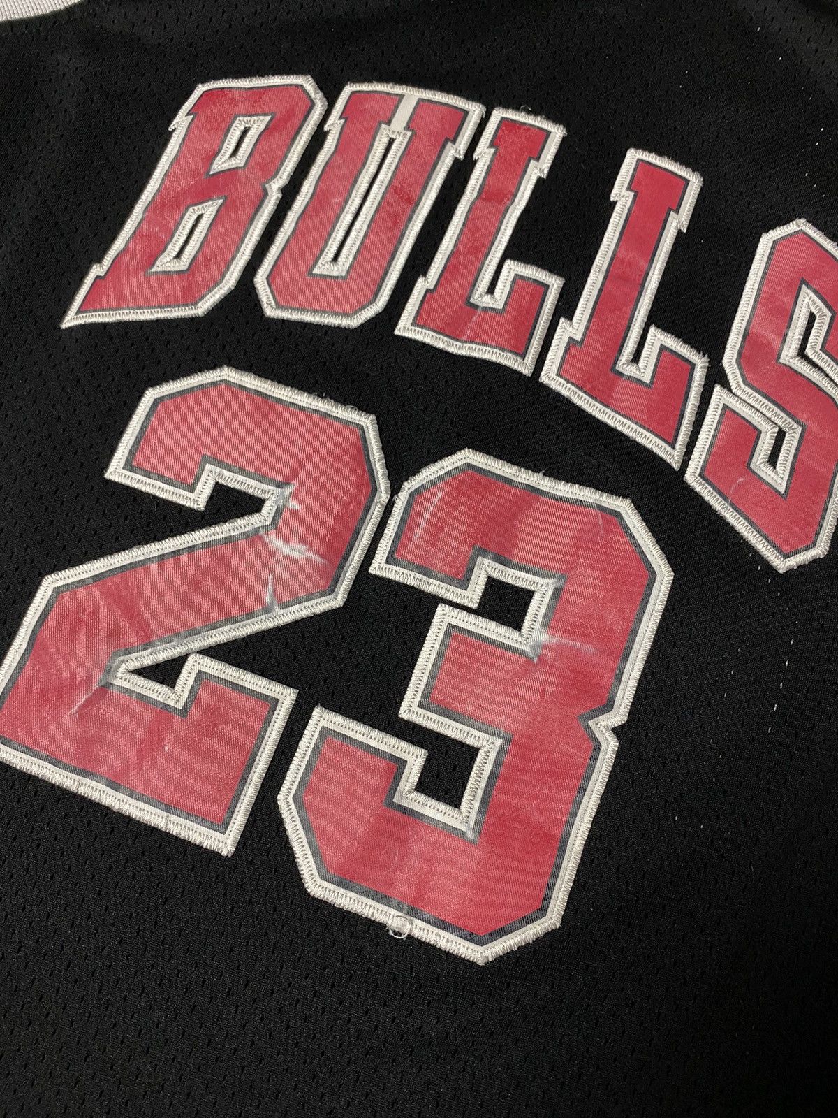 Jordan Brand × Nike × Vintage Nike Jordan 23 Vintage NBA Chicago Bulls Basketball Jersey Size US L / EU 52-54 / 3 - 7 Thumbnail