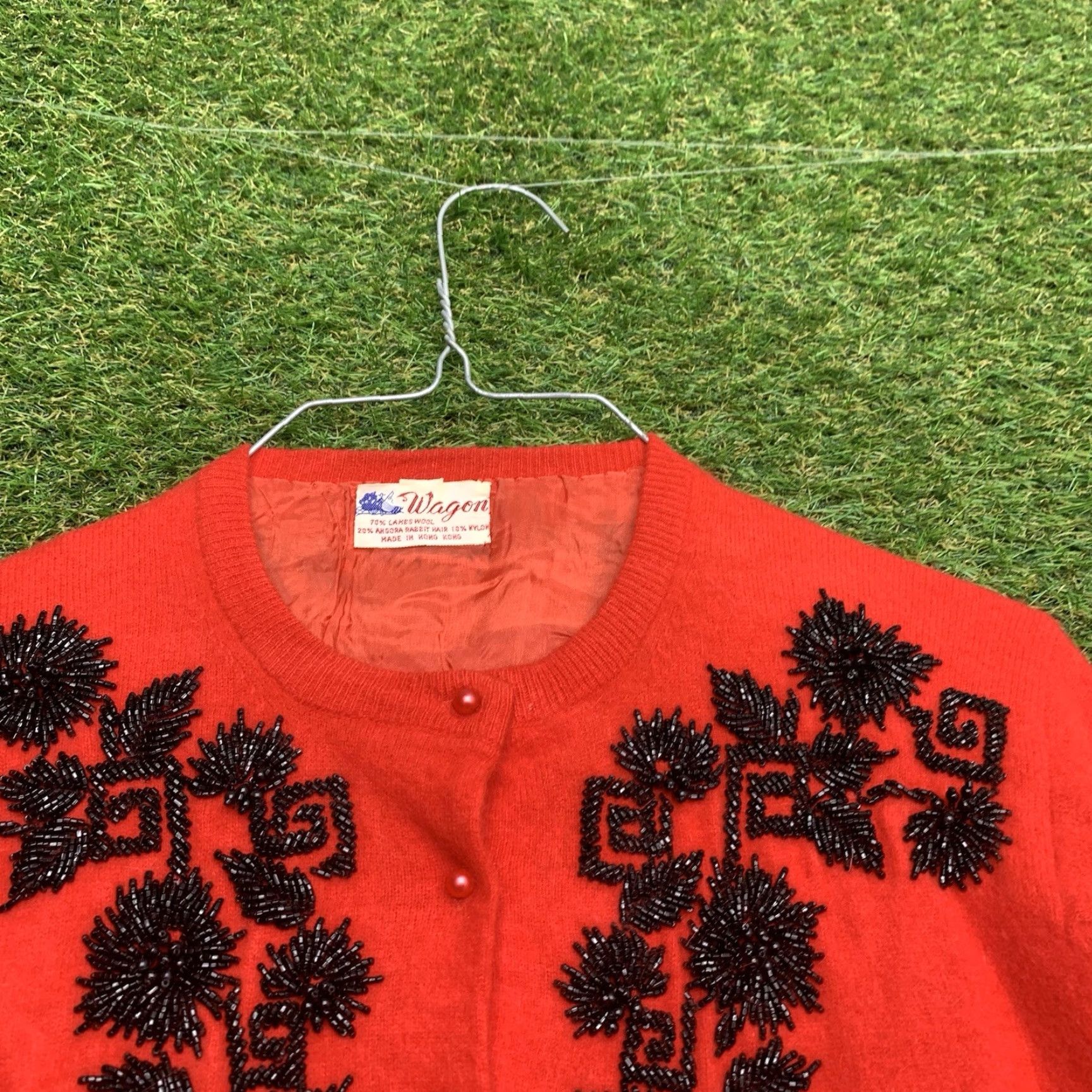 Vintage VINTAGE Womens Sweater Cardigan Long Sleeve Knit Beaded Flower Red 70s Fall Winter Dressy Size M / US 6-8 / IT 42-44 - 4 Thumbnail