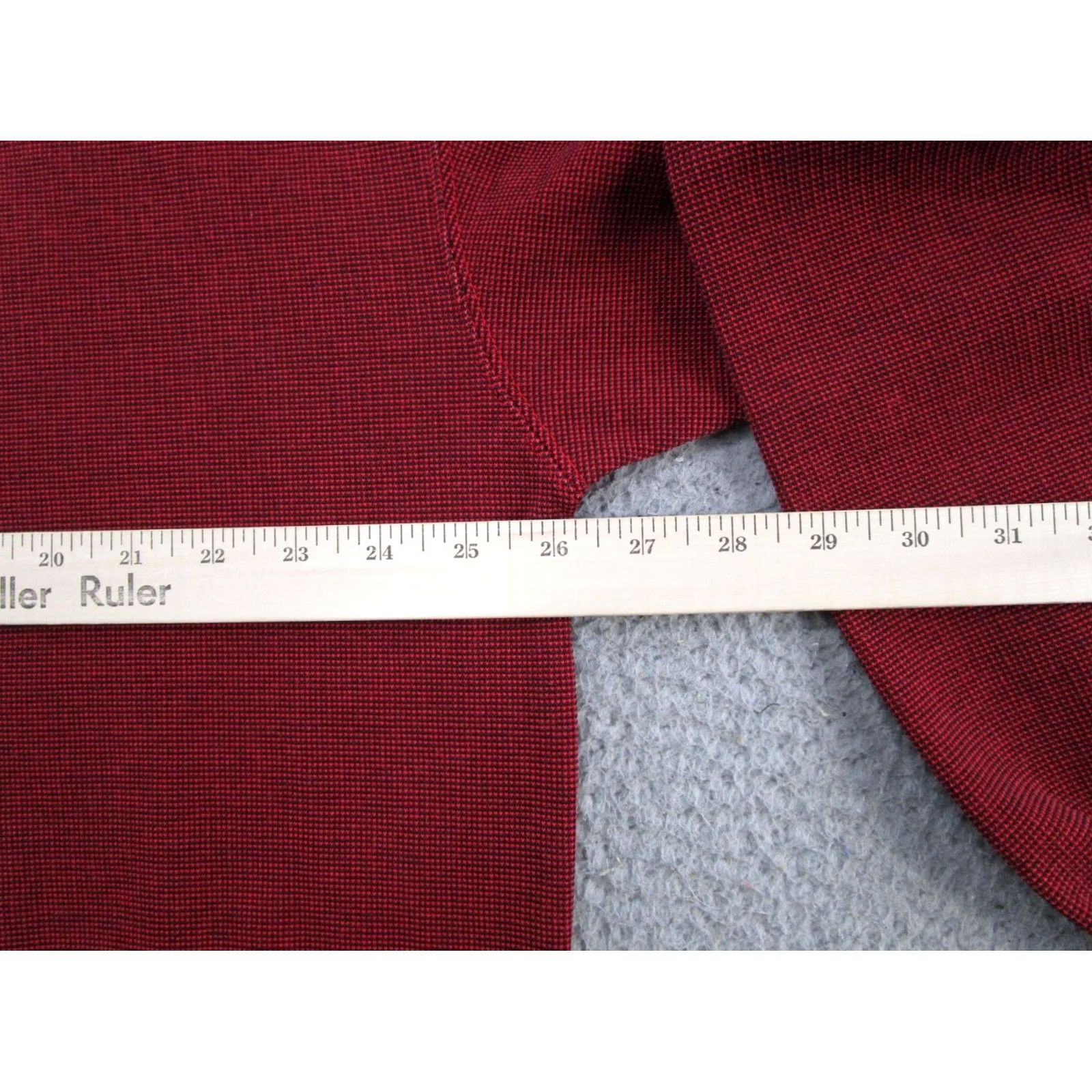 Vintage VINTAGE Wisconsin Badgers Sweatshirt Cadre Red XL Mens Crew Neck Pullover Long Sleeve All Seasons Football Hoodie Sports 2000s Size US XL / EU 56 / 4 - 5 Thumbnail