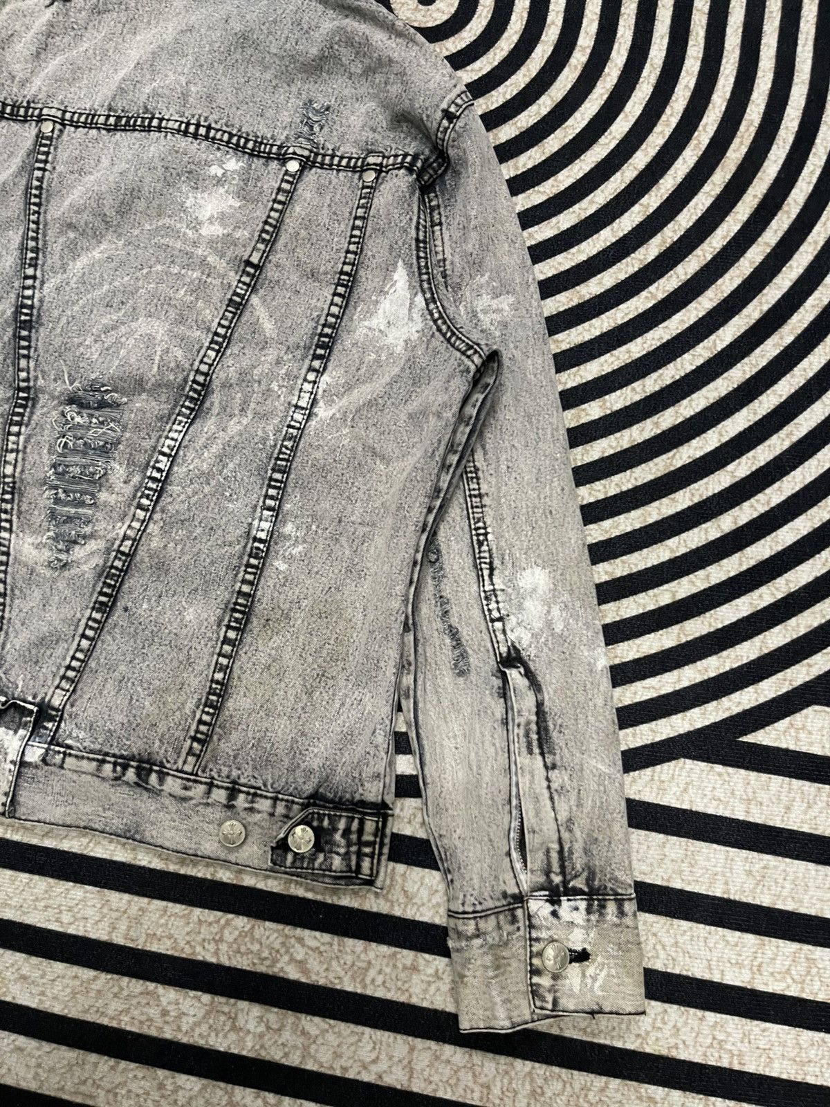 In The Attic 2000s IN THE ATTIC MUDWASH DISTRESSED DENIM BIKER JACKET Size US M / EU 48-50 / 2 - 15 Thumbnail
