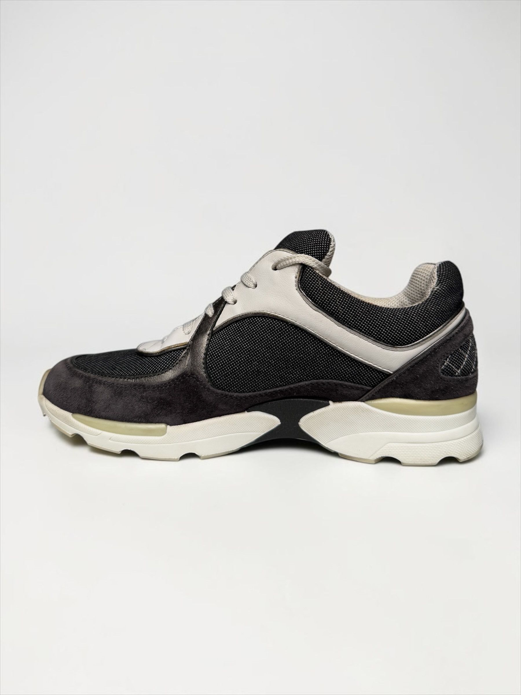 Chanel Chanel Runner Denim/Leather Dark Blue Size US 5.5 / EU 38 - 3 Thumbnail