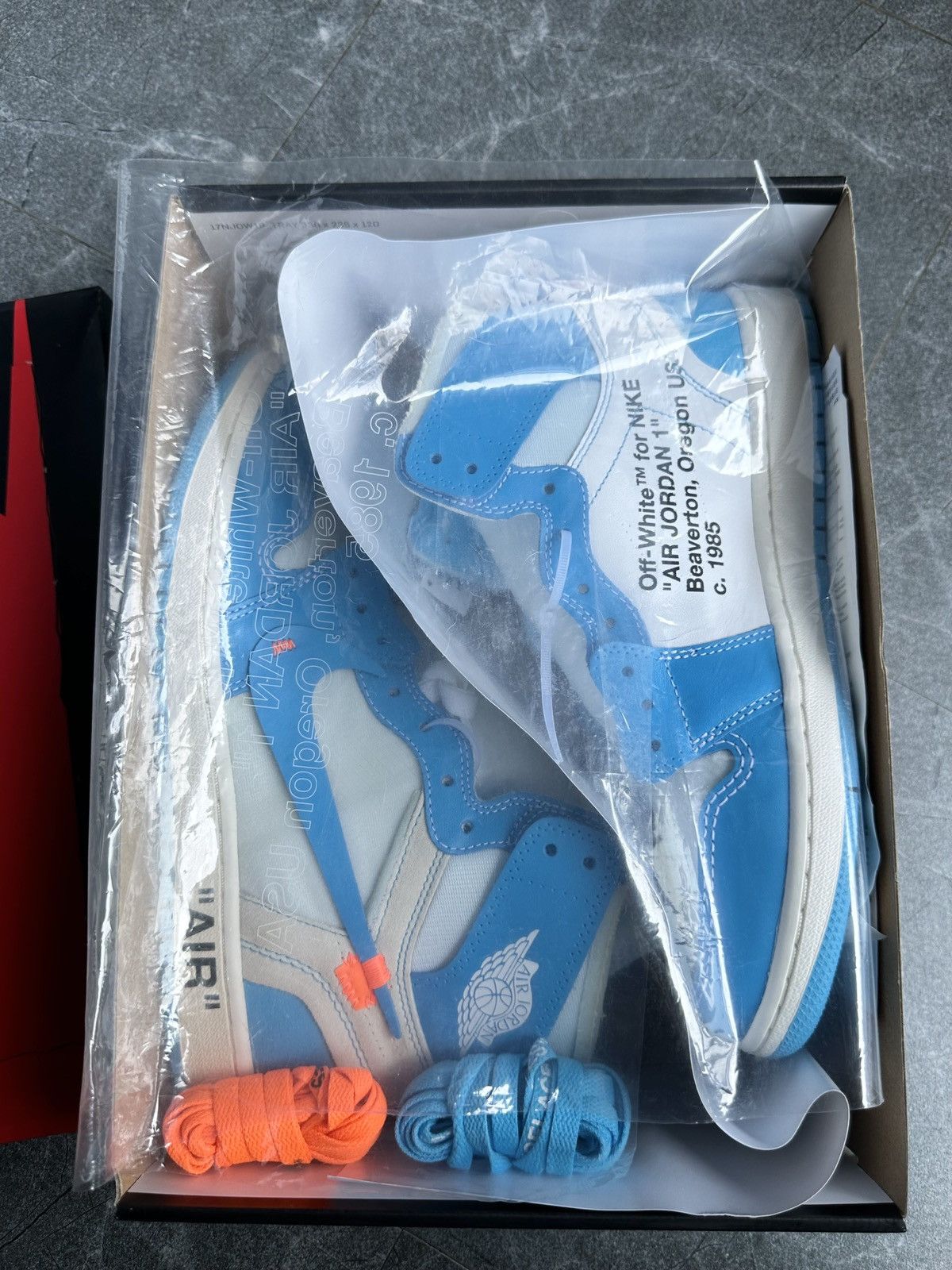 Jordan Brand × Off-White × Virgil Abloh Jordan 1 Retro High Off-White University Blue Size 10 Size US 10 / EU 43 - 7 Thumbnail