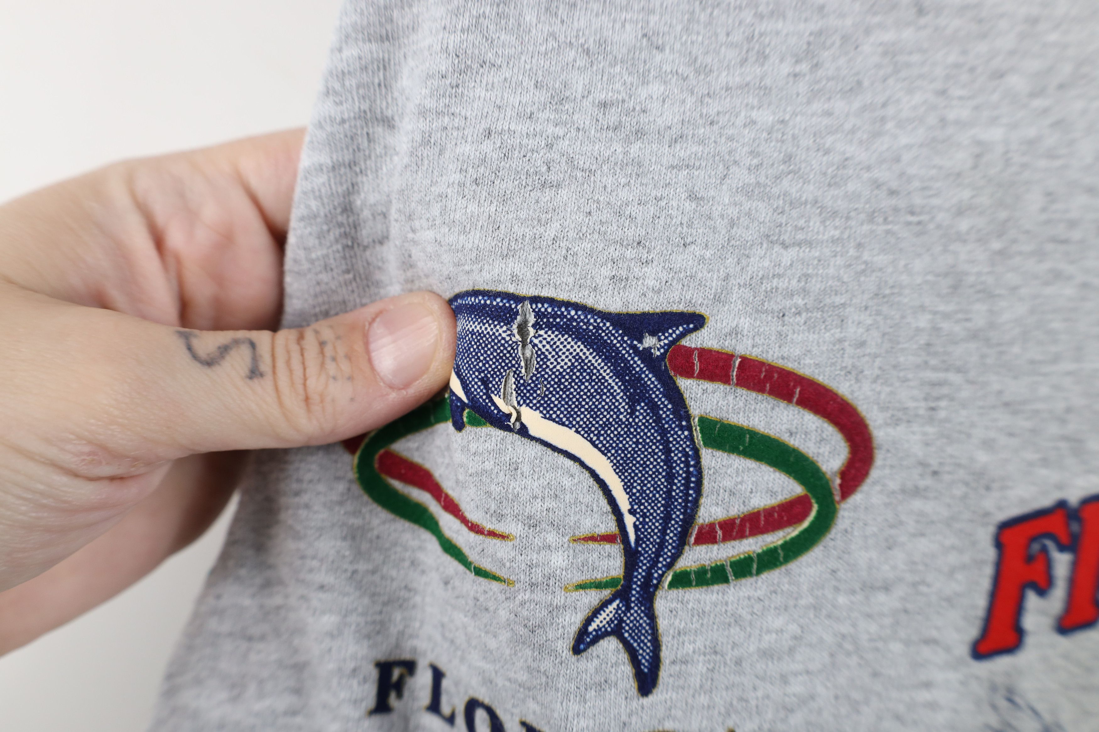 Vintage Vintage 90s To A Fishermans Heart Is Through His Fly T-Shirt Size US M / EU 48-50 / 2 - 5 Thumbnail