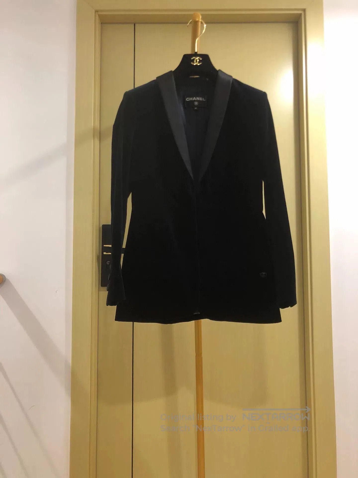 Chanel Chanel Velvet Blazer in Black. Size M / US 6-8 / IT 42-44 - 1 Thumbnail