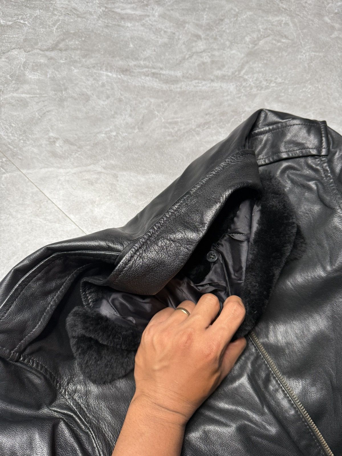 Emporio Armani Armani Exchange Leather Aviator Jacket With Fur Collar Size US L / EU 52-54 / 3 - 9 Thumbnail