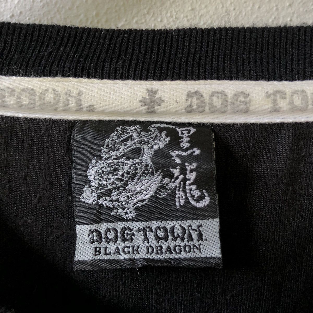 Dogtown DOG TOWN BLACK DRAGON Vintage Velour Embroidered Tee Size US XL / EU 56 / 4 - 7 Thumbnail