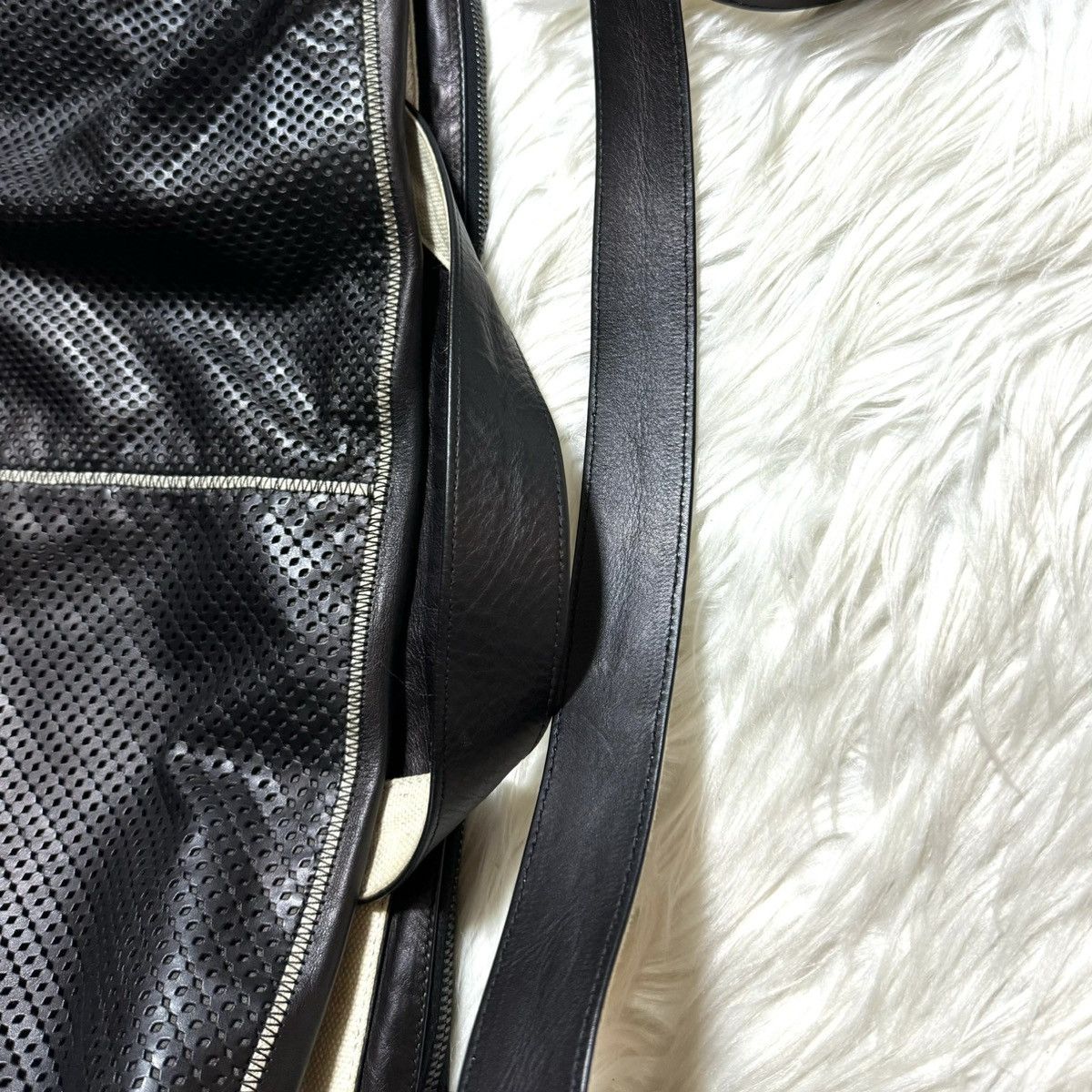 Bottega Veneta runway, Bottega Veneta mesh leather shoulder clutch bag Size ONE SIZE - 21 Thumbnail