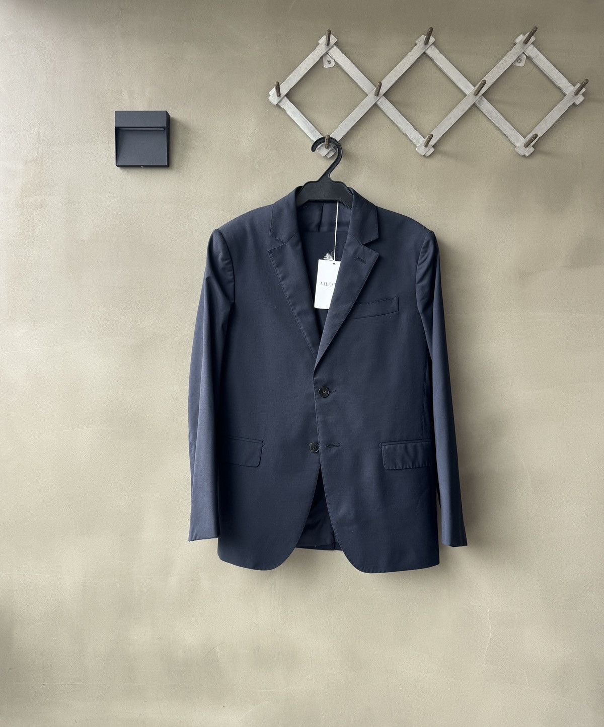Valentino Valentino France Made in ITALY Men Tailor Fit Dark Navy Suit Size 44S - 1 Thumbnail