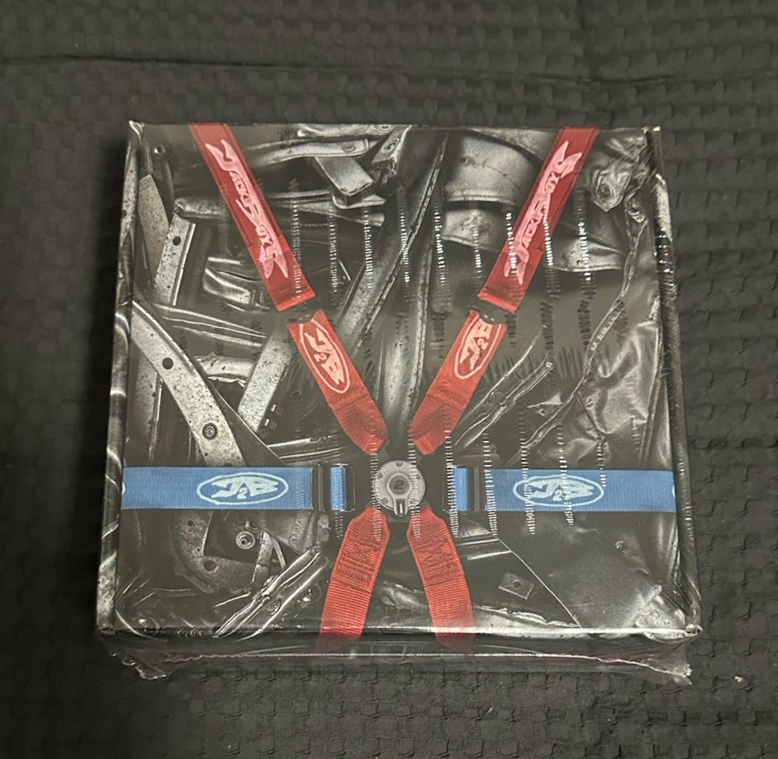 Travis Scott Travis Scott CACTUS JACK Jackboys 2 TShirt CD Box Set Medium Size US M / EU 48-50 / 2 - 3 Thumbnail