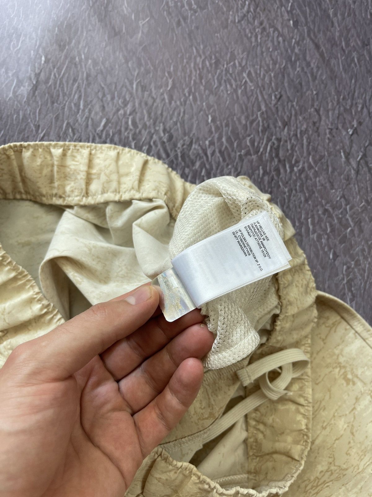 The North Face The North Face camouflage beige joggers track pants Size 30" / US 8 / IT 44 - 10 Thumbnail