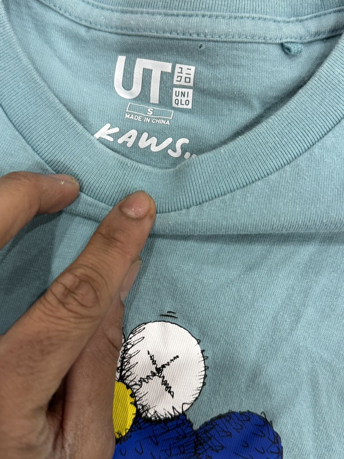 Kaws Uniqlo Kaws T Shirt Size US S / EU 44-46 / 1 - 8 Thumbnail