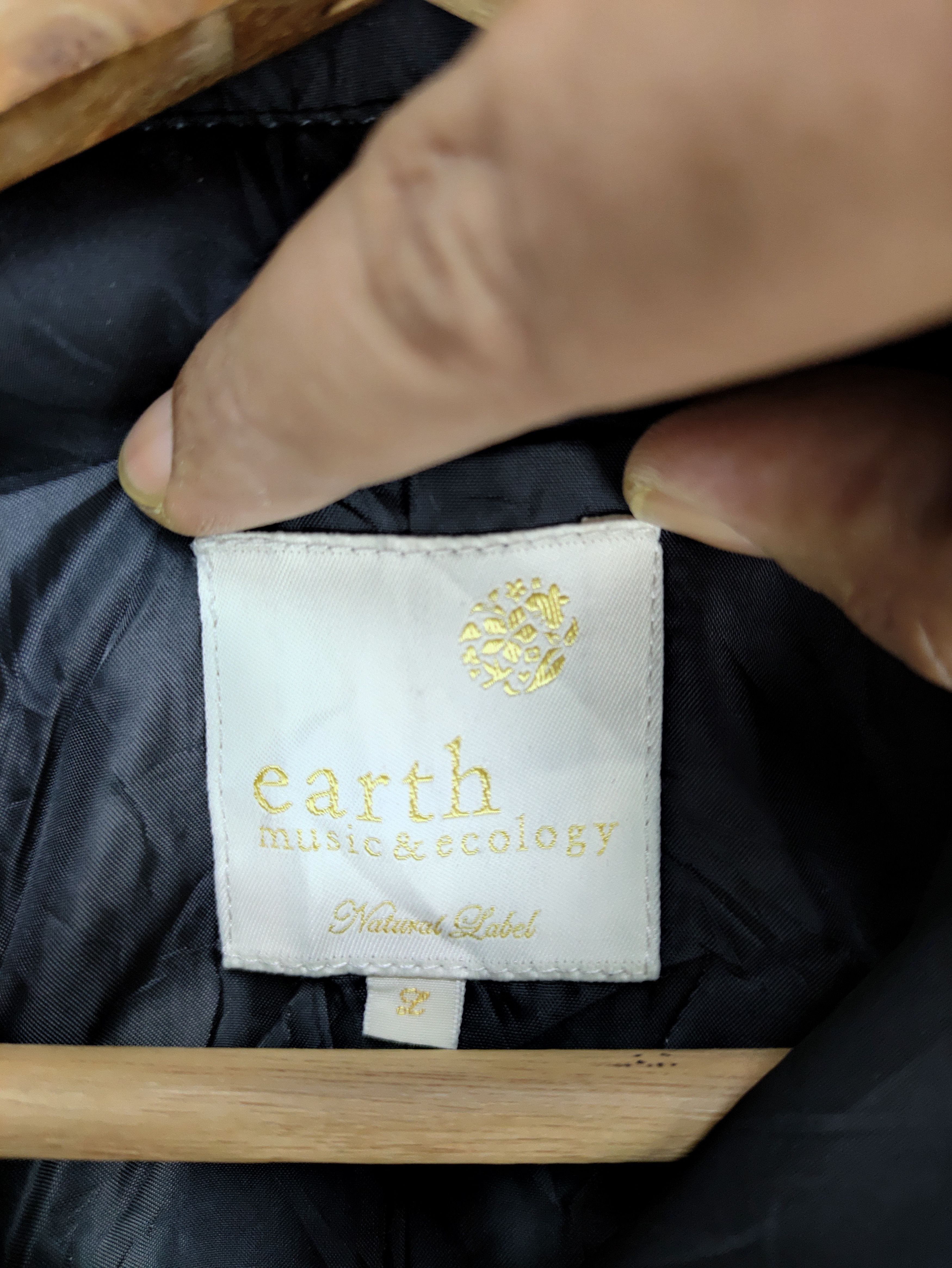 Japanese Brand Steals🔥Down Jacket Cropped by Earth Music Ecology Size M / US 6-8 / IT 42-44 - 3 Thumbnail