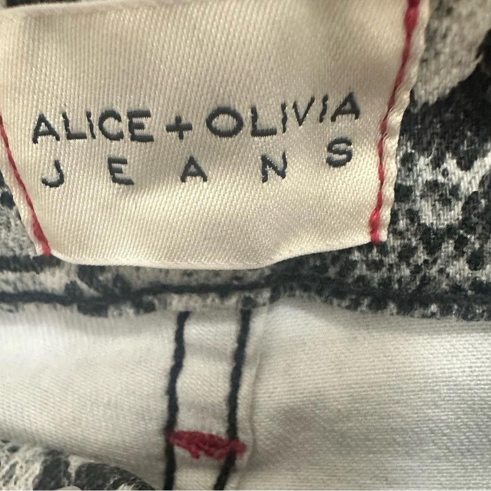 Designer Alice + Olivia Jeans Good High Rise Jeans Snake Print 27 Size 27" / US 4 / IT 40 - 7 Thumbnail
