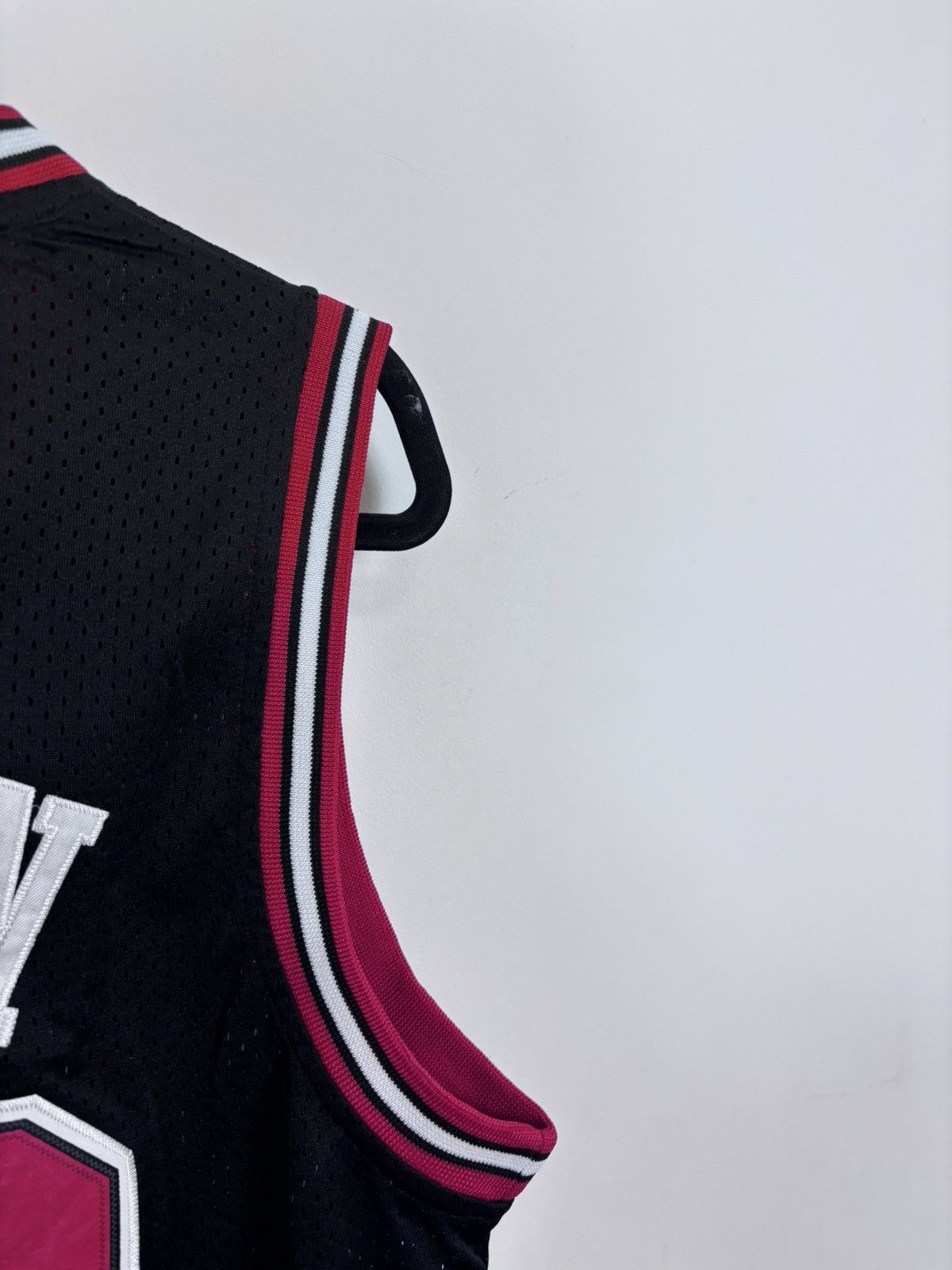 Nike Nike Chicago Bulls Michael Jordan #23 Basketball Jersey Size US M / EU 48-50 / 2 - 14 Thumbnail