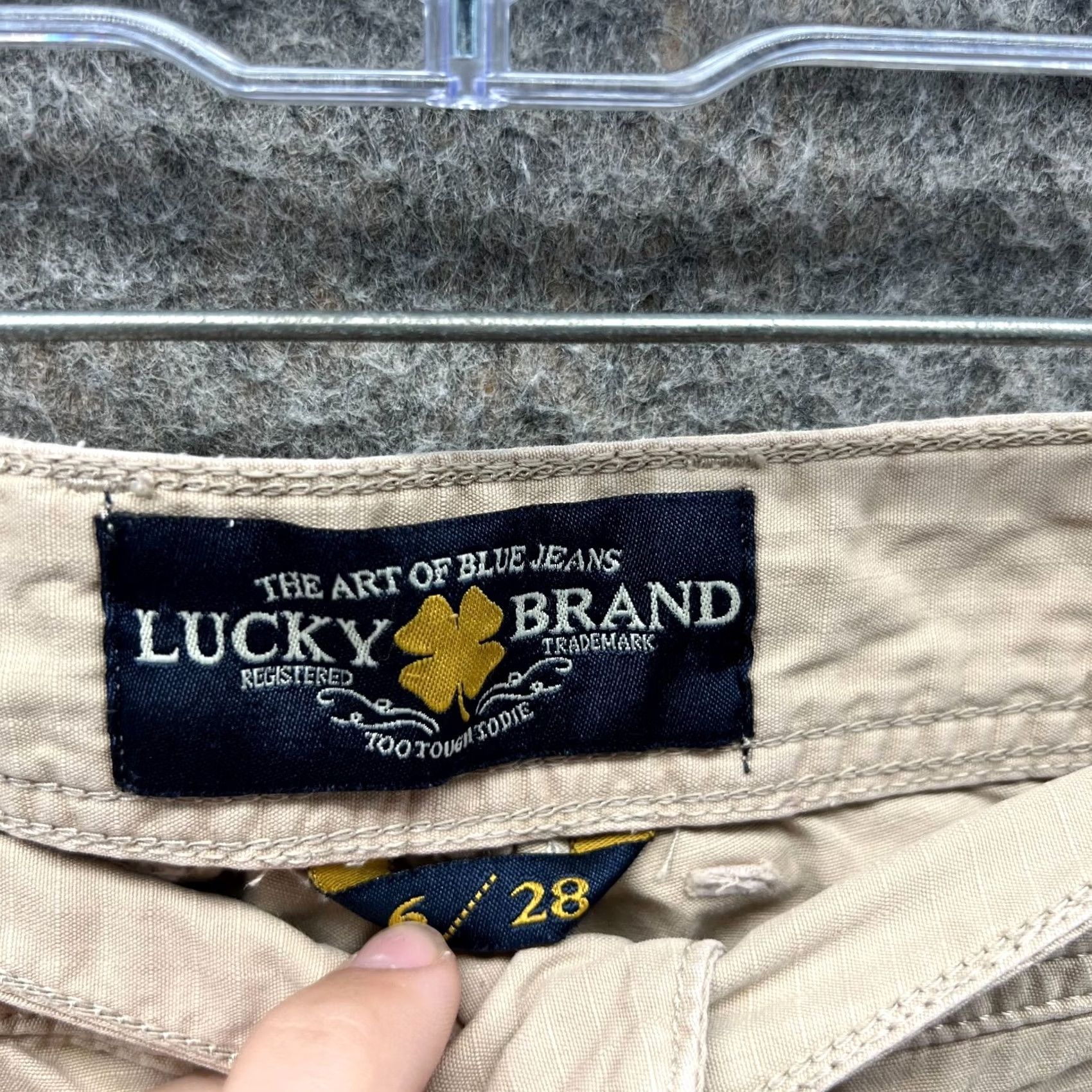 Lucky Brand VINTAGE Lucky Brand Pants Women 6 Flat Front Capri Khaki Beige Beige Chino Floral 28" Inseam 22" Size 28" / US 6 / IT 42 - 5 Thumbnail