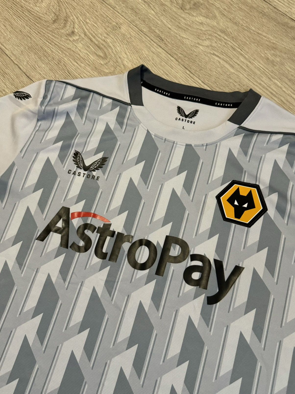 Castore 🔷Castore Wolverhampton 2022/23 Soccer jersey🔷 Size US L / EU 52-54 / 3 - 3 Thumbnail