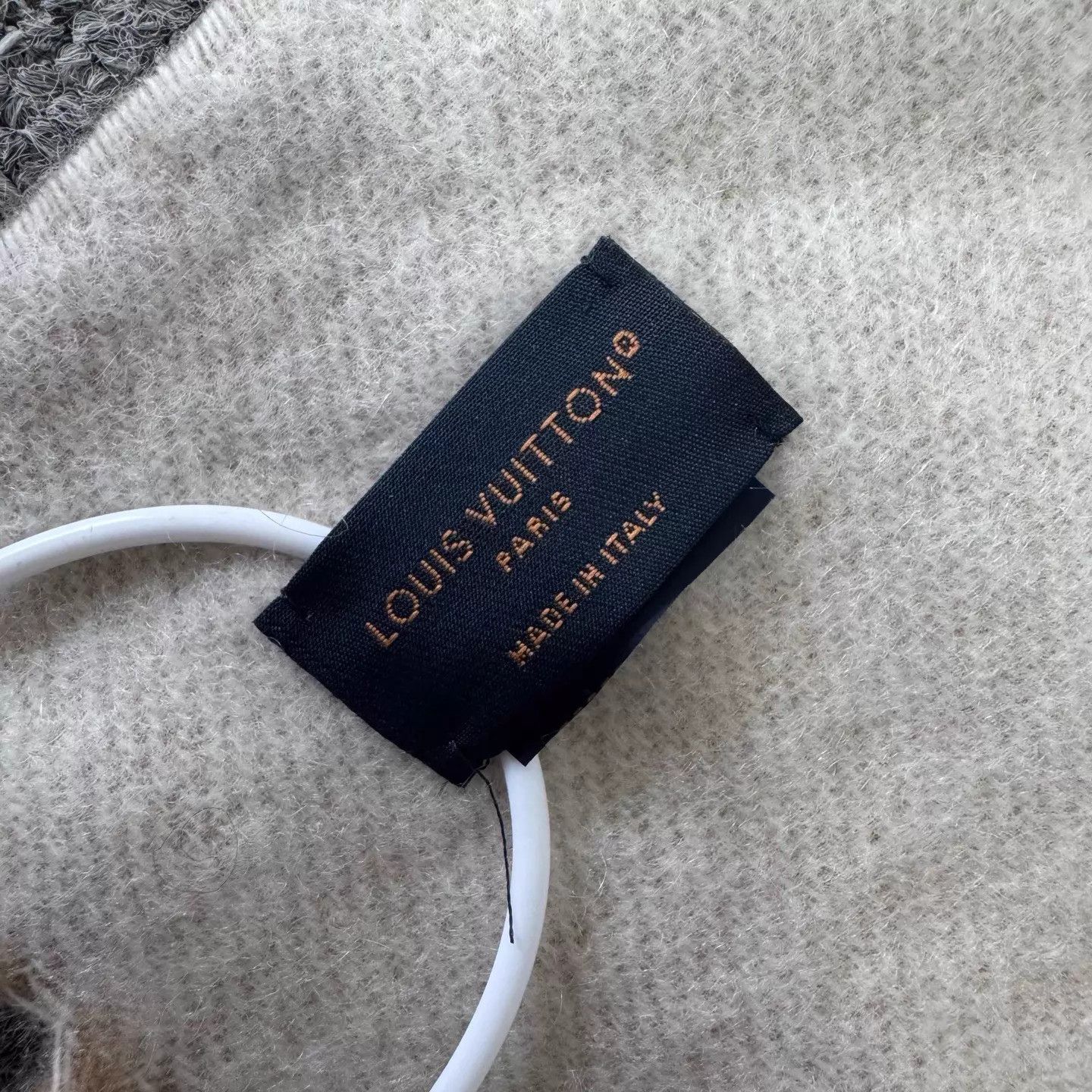 Louis Vuitton LV double monogram camel white fringe scarf mint Size ONE SIZE - 5 Thumbnail