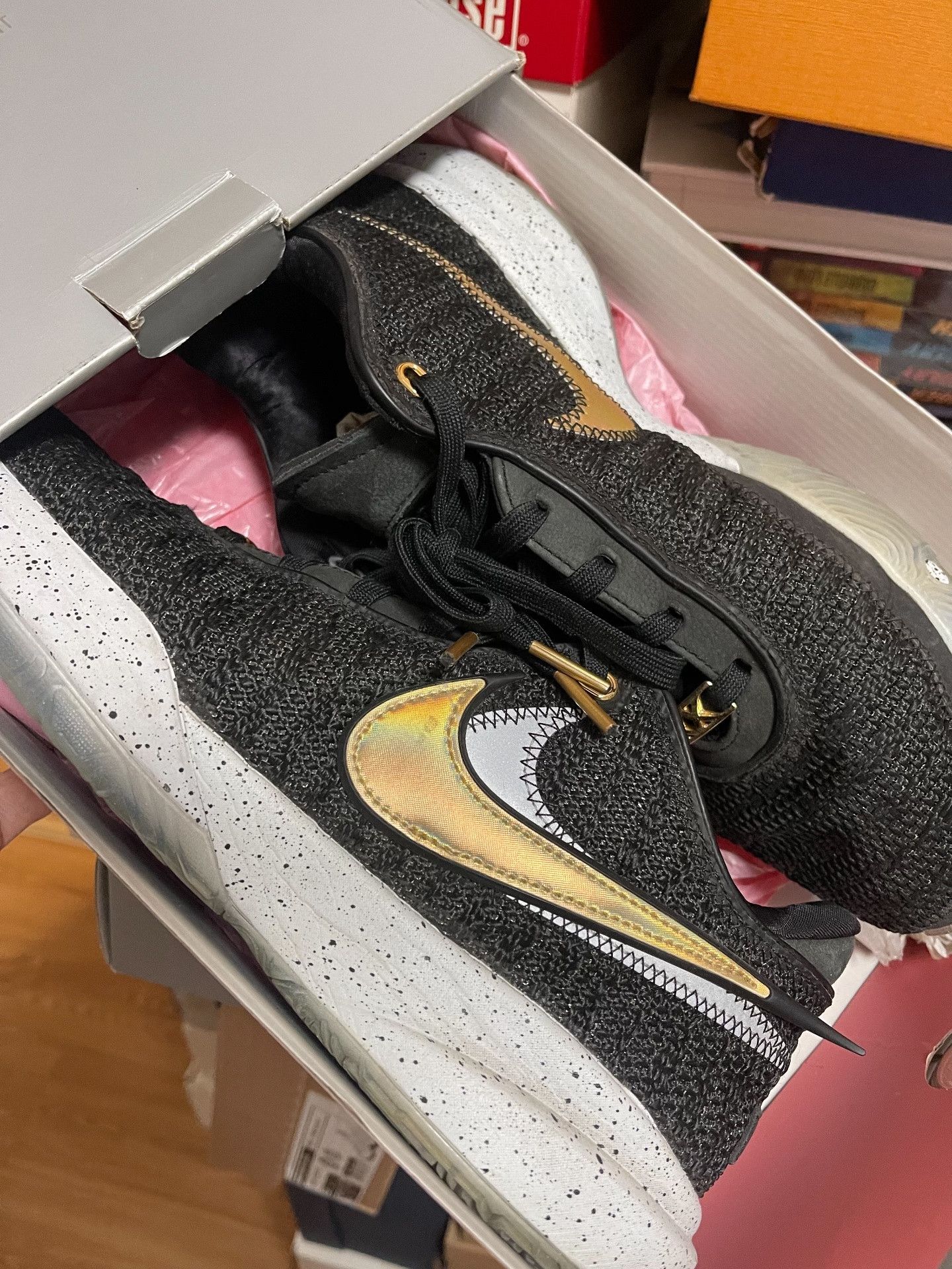 Nike Nike LeBron 20 "Black Gold" Size US 9.5 / EU 42-43 - 4 Thumbnail