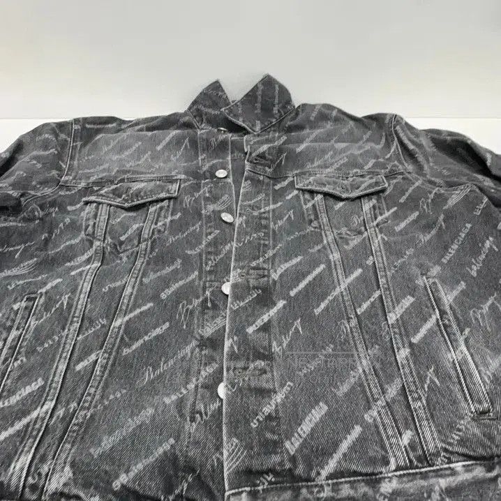 Balenciaga Balenciaga SS23 Logo Print Denim Jacket. Size US S / EU 44-46 / 1 - 8 Thumbnail