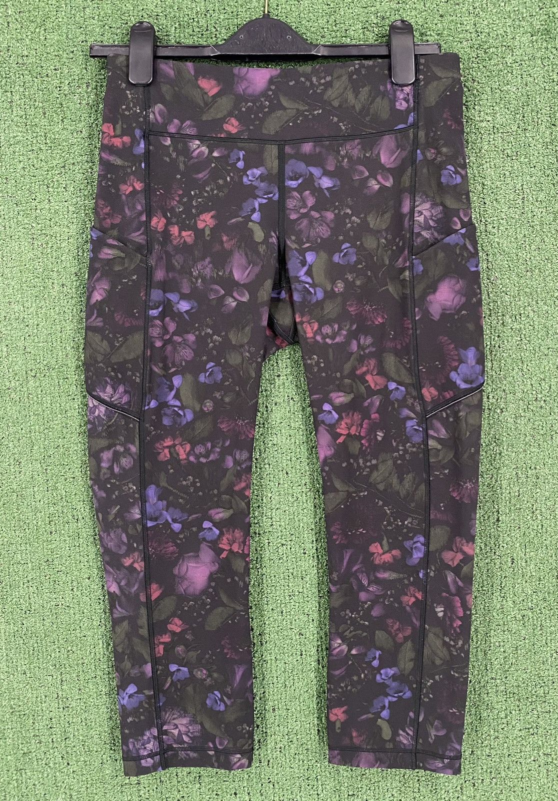 Lululemon Lululemon Fast 7/8 Floral Cropped Leggings Women’s Size 8 Size 30" / US 8 / IT 44 - 1 Thumbnail