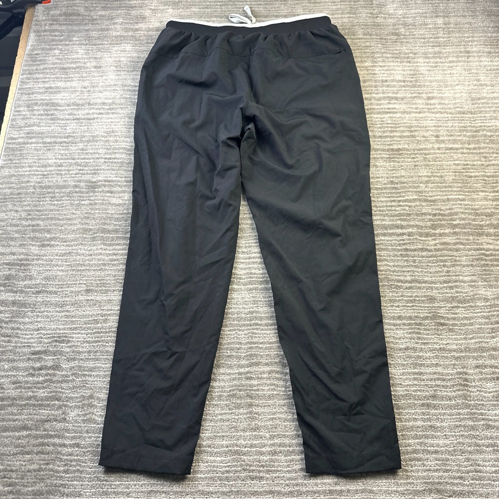 Fabletics Fabletics Pants Mens Medium Black Fundamental Jogger Gym Training Comfort Pockets Adjustable Waist Inseam 28 in Size US 31 - 2 Thumbnail