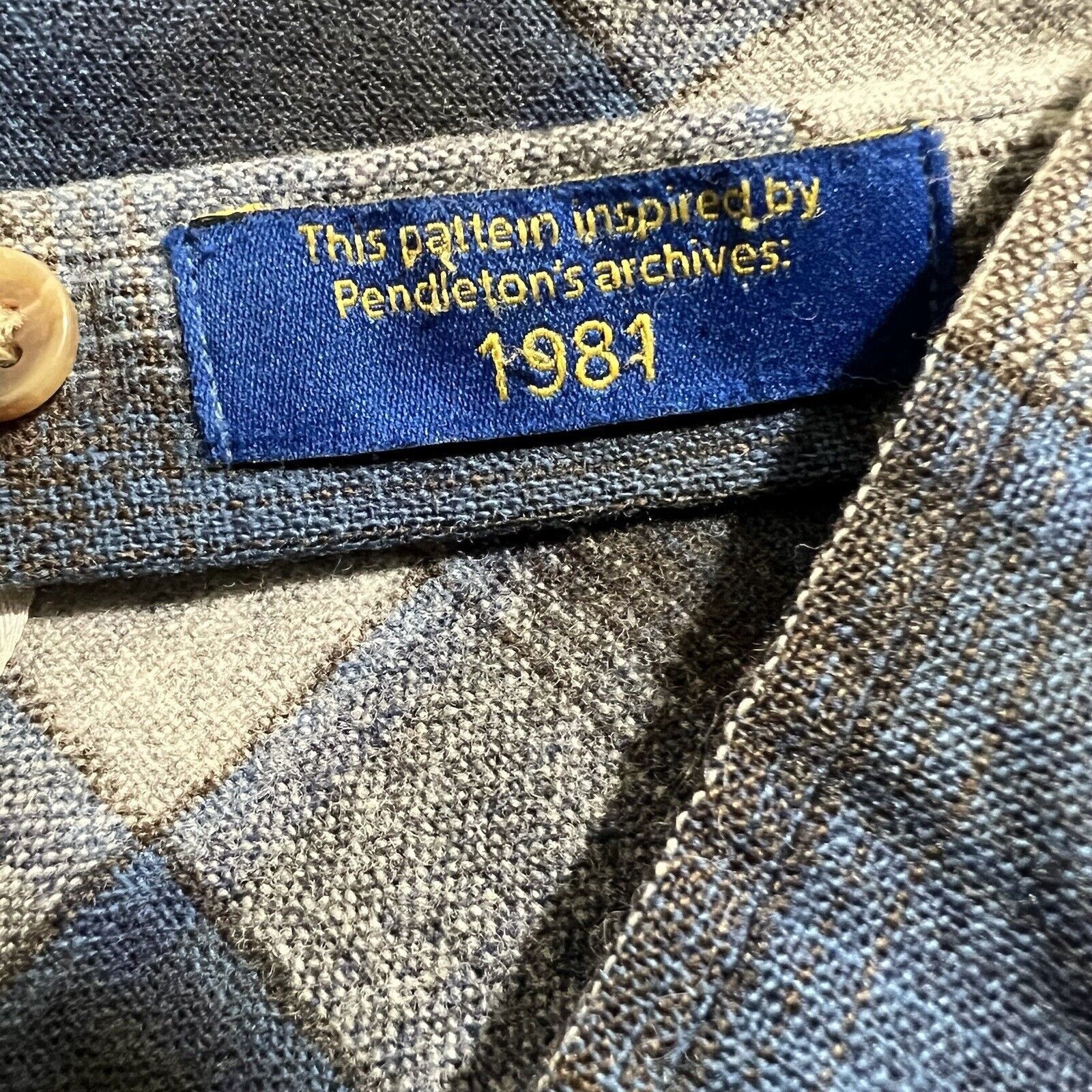 Pendleton Pendleton XL Wool Flannel Shirt 101 Dalmatians Disney Patch Size US XL / EU 56 / 4 - 15 Thumbnail