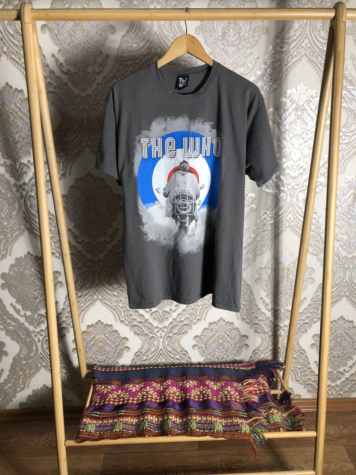 Band Tees VINTAGE THE WHO WORLD TOUR ROCK T-SHIRT METAL RETRO Y2K 90S Size US XL / EU 56 / 4 - 1 Thumbnail