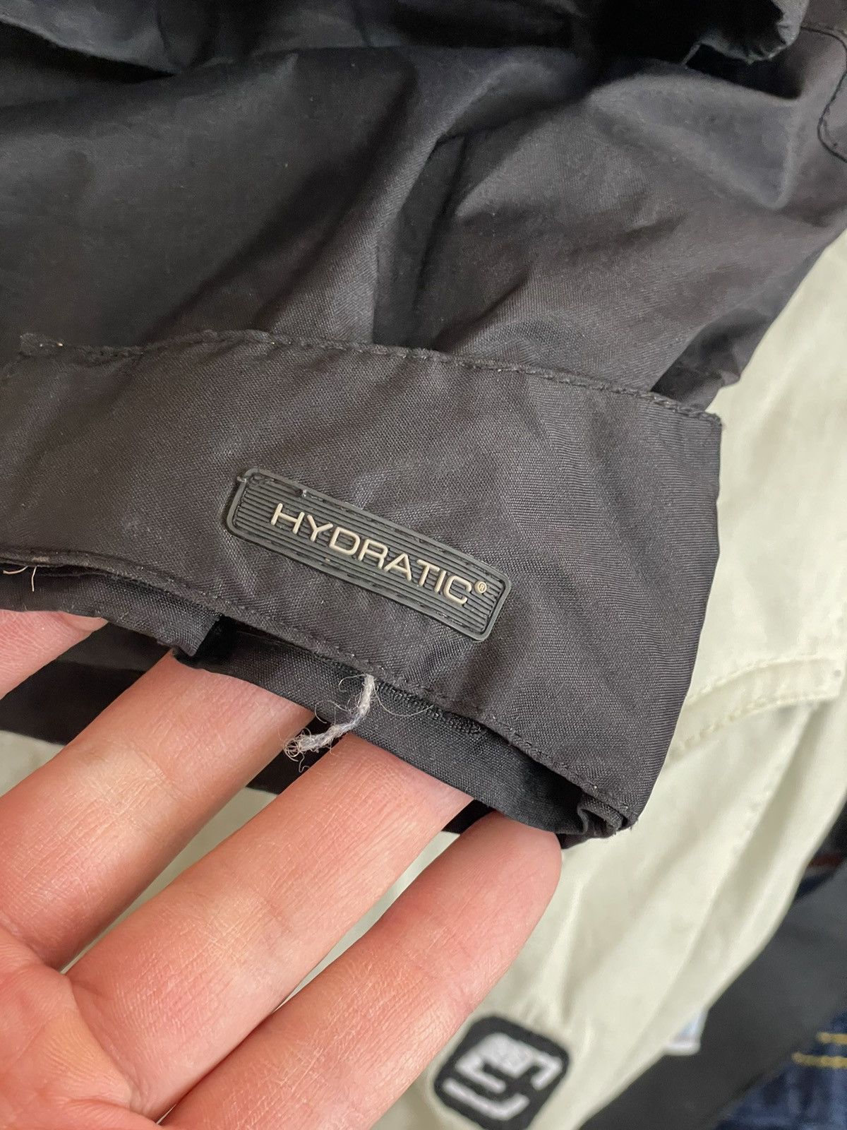 Fjallraven × Goretex M Fjallraven Hydratic Pants black gorpcore joggers ski snow Size US 33 - 3 Thumbnail