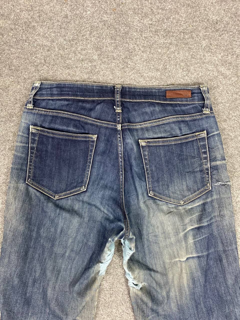 Japanese Brand uniqlo regular fit high rise bootcut flare distressed denim Size US 31 - 3 Thumbnail